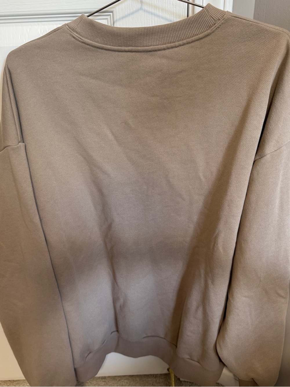 Alo Accolade Gravel Crewneck Sweatshirt - Picture 3 of 5